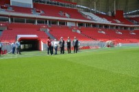 İBRAHIM ŞAHIN - Vali Yeni Stadı İnceledi