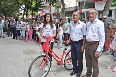Gölbaşı Belediyesi Birincileri Bisikletle Ödüllendirdi