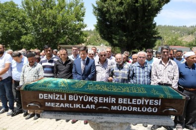 Gümüşhane'de Üzerine Kaya Parçası Düşmesi Sonucu Ölen Genç Toprağa Verildi