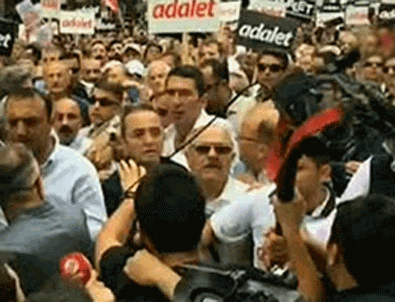 Kılıçdaroğlu'nun korumaları basın mensuplarına saldırdı