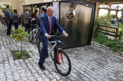 Manisa CBÜ'de Bisiklet İstasyonu Açıldı