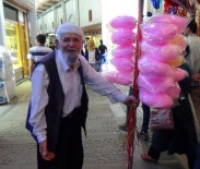 UÇAN BALON - Mustafa Dede Ekmeğini Pamuk Şekerden Çıkarıyor