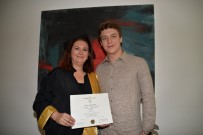 SANAT TARIHI - Oğluyla Aynı Yıl Mezun Oldu