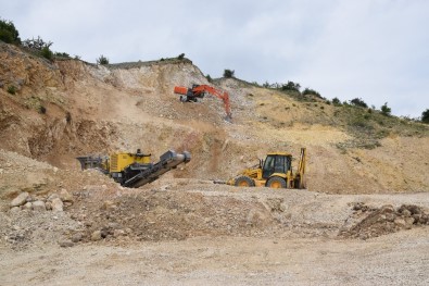 Reşadiye'de Grup Yolu Çalışmaları Devam Ediyor