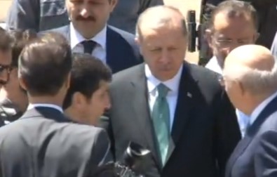 Erdoğan, Cuma Namazını Marmara İlahiyat Camii'nde Kıldı