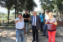 CENGIZ ERGÜN - Karaali Mezarlığı Bayrama Hazır