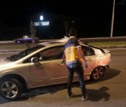Otomobil Bariyerlere Çarptı Açıklaması 2 Yaralı