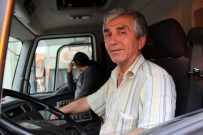 TEMİZLİK İŞÇİSİ - Temizlik İşçisi Baba Kendini Kızına Adadı