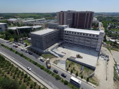 TÜ'de İlahiyat Fakültesi İnşaatı Devam Ediyor