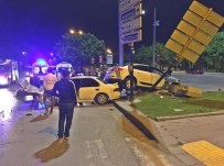 HALİL SEZAİ - Başkent'te Trafik Kazası Açıklaması 4 Yaralı