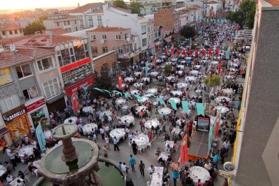Edirne'de Kadir Gecesi'nde Aynı İftar Sofrasında Buluşacak