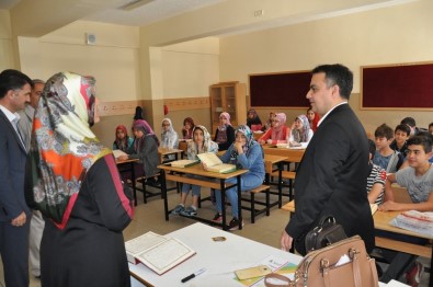 Simav'da Açılan Yaz Kur'an Kurslarında, 8'İnci Sınıf Öğrencilerine Yönelik TEOG Sınıfları Oluşturuldu