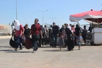 AZEZ - Suriyelilerin 'Vatan Özlemi' Kuyruğa Dönüştü