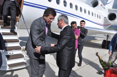 Ekonomi Bakanı Zeybekci Kars'ta