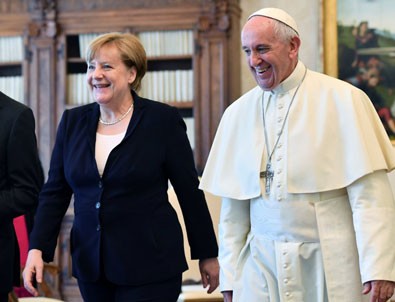 Vatikan'ın yeni gözdesi Angela Merkel