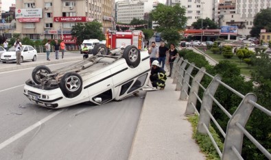Adana'da Trafik Kazası Açıklaması 1 Yaralı