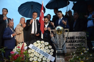Beşiktaş, Şampiyonluk Kupasını Vefa Müdüre Getirdi