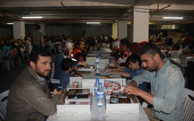 Beylikdüzü Belediyesi'nden Kader Mahkumlarına 10 Bin Koli Yardım