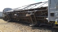 ÇAYTEPE - Bingöl'de Yük Treninin Vagonları Raydan Çıktı