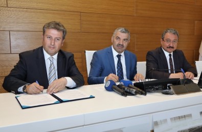Erciyes Üniversitesi'nde Kütüphane Yapım Protokolü İmzalandı