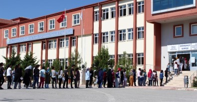 Ereğli'de LYS Bu Yıl İlk Defa NEÜ Koordinatörlüğünde Gerçekleştirildi