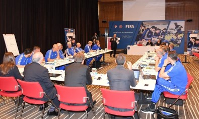 FIFA Teknik Direktörler Semineri, Riva'da Başladı