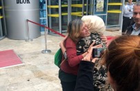 GEZİ PARKI - 'Kırmızı Fularlı Kız'ın Anne Ve Babası Adli Kontrolle Serbest Bırakıldı