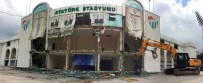 YIKIM ÇALIŞMALARI - Meydana Dönüştürülen Bursa Atatürk Stadyumu'nda Kapalı Tribün De Yıkılıyor
