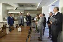 BÜLENT ECEVIT - Rektör Özer Tıp Fakültesi Binasını Gezdi