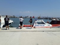 DENİZ POLİSİ - İzmir'deki Sahilde Erkek Cesedi Bulundu