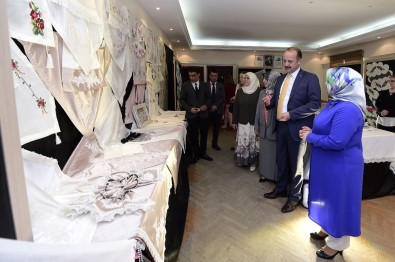 Mamak'ta El Emeği Ürünler Vatandaşın Beğenisine Sunuldu