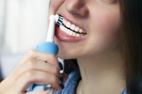 İSTANBUL AYDIN ÜNİVERSİTESİ - Şarjlı Diş Fırçalarında Fırçalama Süresine Dikkat
