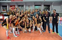 GENÇ KIZLAR - Vakıfbank'ın Genç Ve Küçük Takımları Türkiye Şampiyonu Oldu