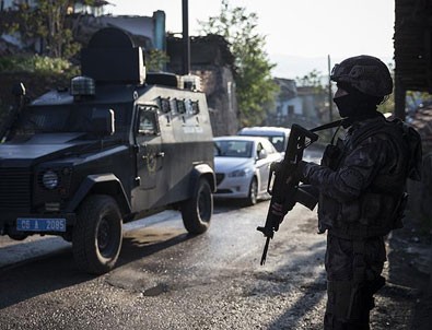 Ankara'da 3 bin polisle uyuşturucu operasyonu