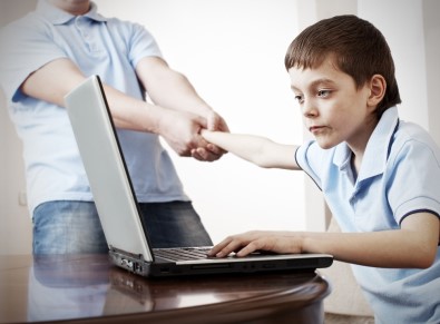 Çocuğunuz Yaz Tatilinde İnternet Bağımlısı Olmasın!
