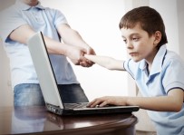 İNTERNET BAĞIMLILIĞI - Çocuğunuz Yaz Tatilinde İnternet Bağımlısı Olmasın!