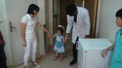 Minik İlayda Artık Yürüyor