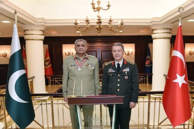 Pakistan Kara Kuvvetleri Komutanı Bajwa'dan Genelkurmay Başkanı Akar'a Ziyaret