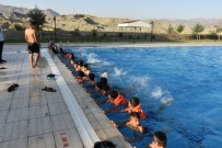 BURAK DEMİR - Terör Mağduru Çocuklar Yüzme Öğreniyor