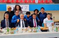 SÜLEYMAN KAMÇI - Vali Kamçı Şampiyon Sporcularla İftar Yaptı
