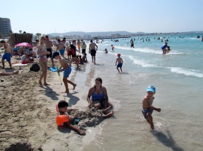 Çeşme'de Deniz Sonuçları Temiz Çıktı