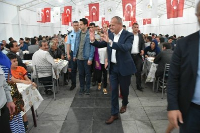 Düzce Belediye Başkanı Mehmet Keleş Orucunu Çadırda Açtı