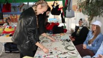 KAZıM KURT - Kadınlar El Emeği Göz Nuru Ürünlerle Ekonomilerine Katkı Sağlıyor