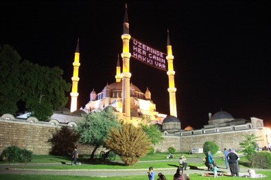 Kadir Gecesi'nde Selimiye Camii Doldu Taştı
