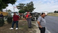 ADANALıOĞLU - Tarım işçilerini taşıyan kamyonet tıra çarptı: 3 ölü, 5 yaralı