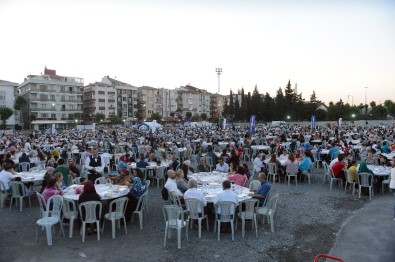 Binlerce Avcılarlı, Geleneksel İftar Yemeğinde Bir Araya Geldi