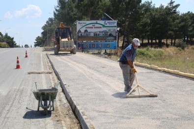 Burhaniye'de Engellilere Özel Yollar Yapılıyor