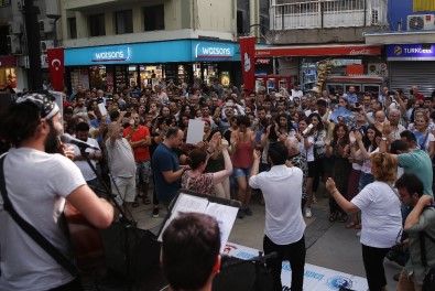 Kazım Koyuncu Konak'ta Şarkılarıyla Anıldı