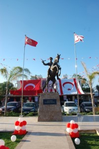 KKTC Lapta'ya Atatürk Heykeli