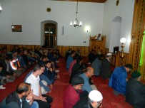 OSMAN GÜNEŞ - Posof'ta Kandil Gecesi Vatandaşlar Camiye Akın Etti